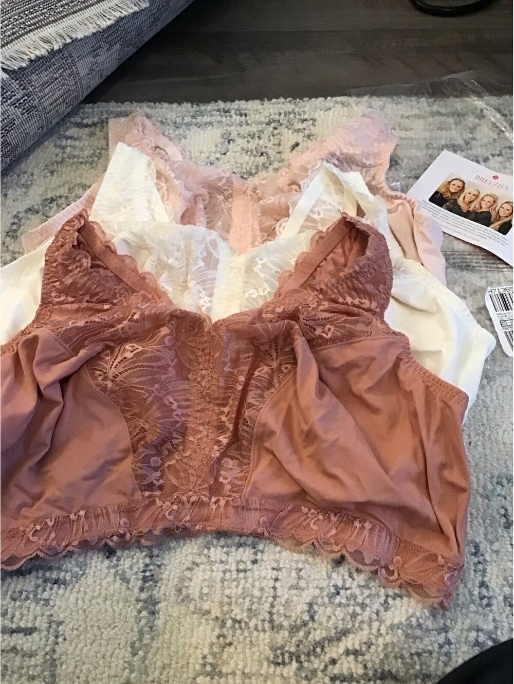 Breezies 2x, set of 3 bras, soft support lace, wirefree, unlined